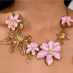 Chic Pink and Gold Floral Necklace